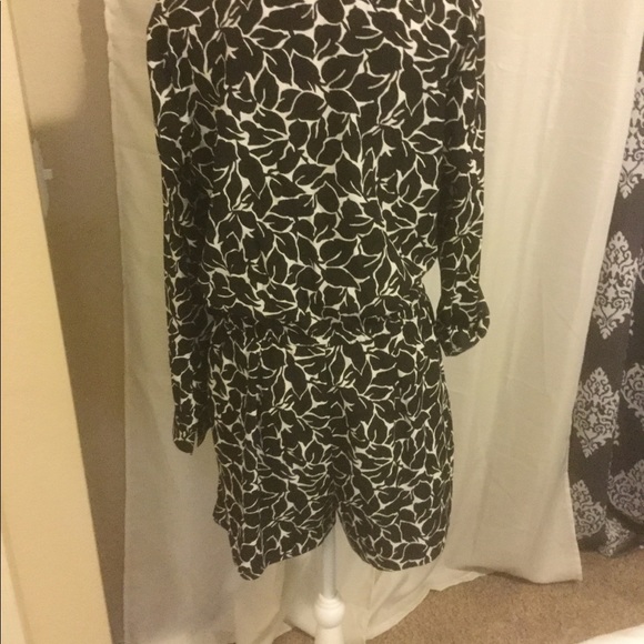 LOFT Romper - Picture 2 of 3